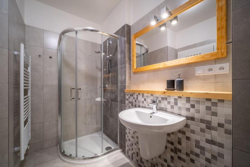Private Cozy And Quiet Apartment 伏尔塔瓦河畔利普诺 外观 照片